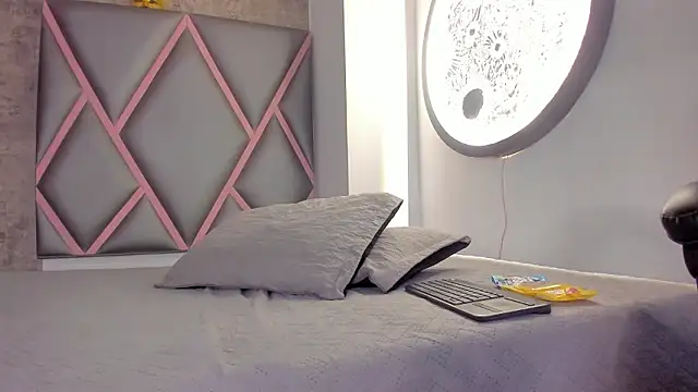 Lucy-23's cam snapshot