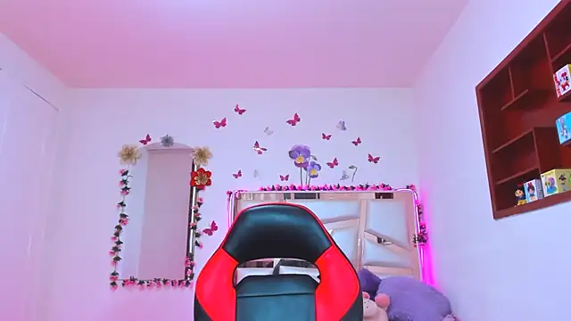 perlabeautiful's cam snapshot