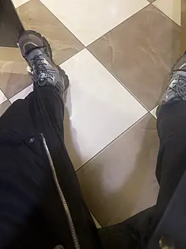 CrazzyChicks's cam snapshot