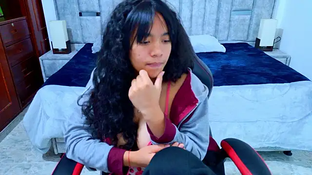 laureentt_'s cam snapshot