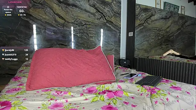 Skarleth_queen live sex cam