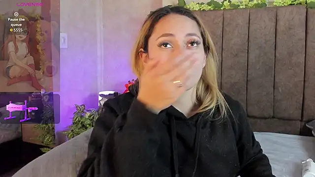 LanaMills_'s cam snapshot