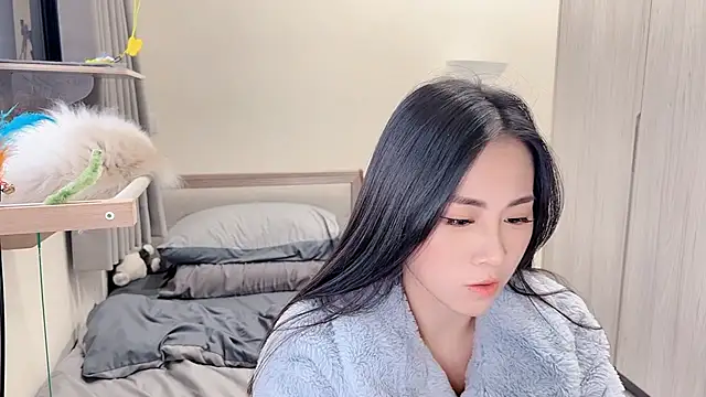 BabyOneDaily's cam snapshot