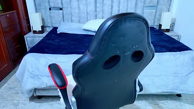 laureentt_'s cam snapshot