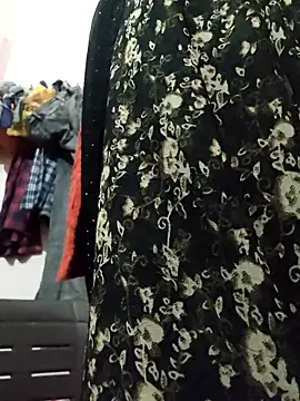 Maahi-Queen's cam snapshot