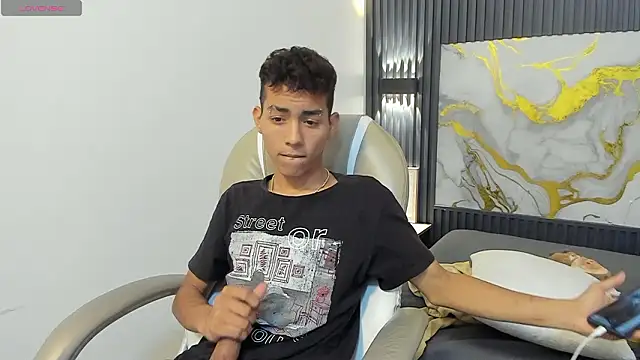 TaylerMiles live sex cam