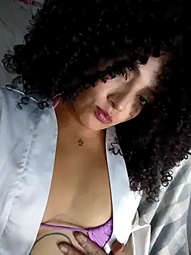 veronicaleo live sex cam