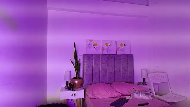 Lucy_Carson_'s cam snapshot