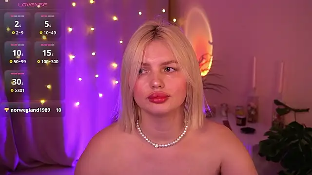 AmeliaWeells's cam snapshot