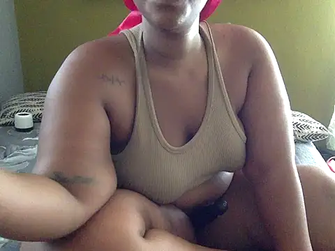 GoldenPussyXOXO's cam snapshot