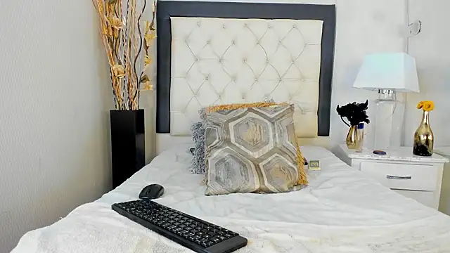 GaleHodge live sex cam