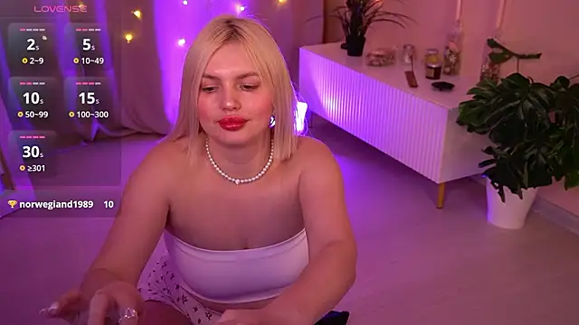 AmeliaWeells's cam snapshot