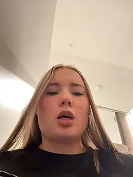 VineraSweet's cam snapshot