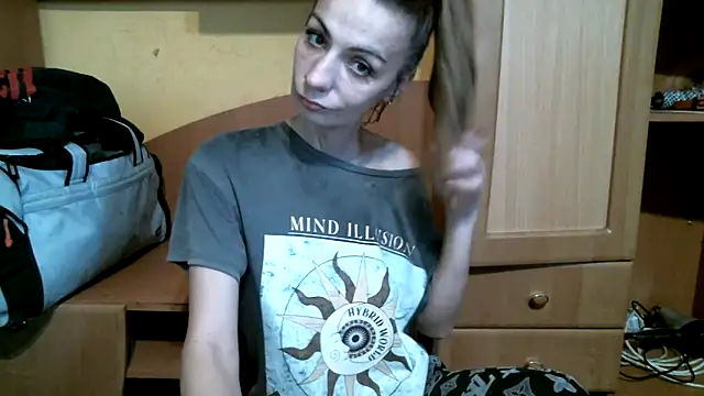 DennisXCaroll's cam snapshot