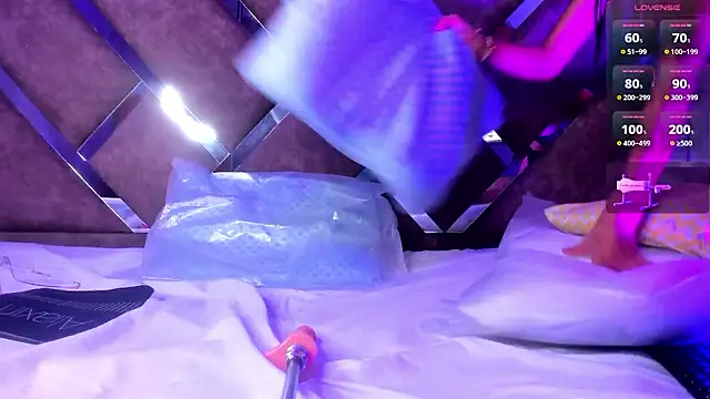 KittieMegan live sex cam