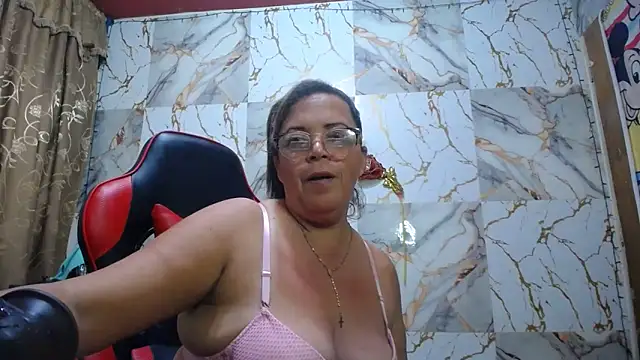 alina_maturehot's cam snapshot