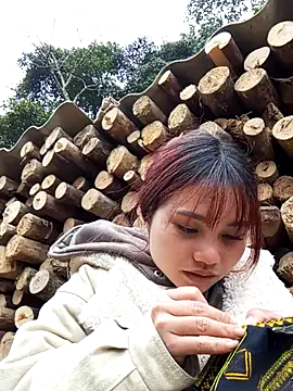 EllyBaby20's cam snapshot