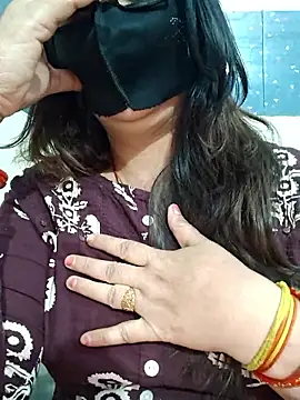 Aishwaryaa_69's cam snapshot