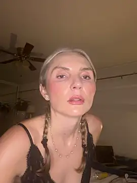 katemoreau98's cam snapshot