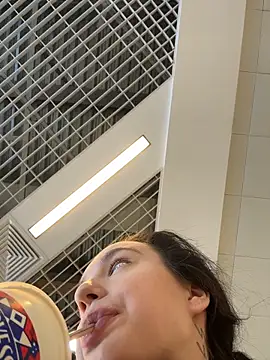 MiaTee's cam snapshot