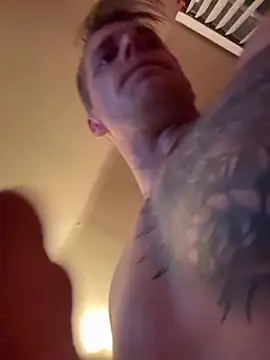 DILFiGuess1 live sex cam