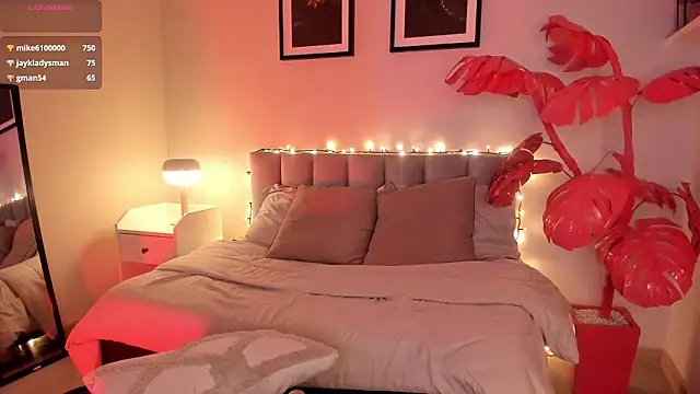 Gigi_Strawberry live sex cam