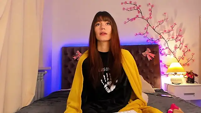 MilanaHotts live sex cam