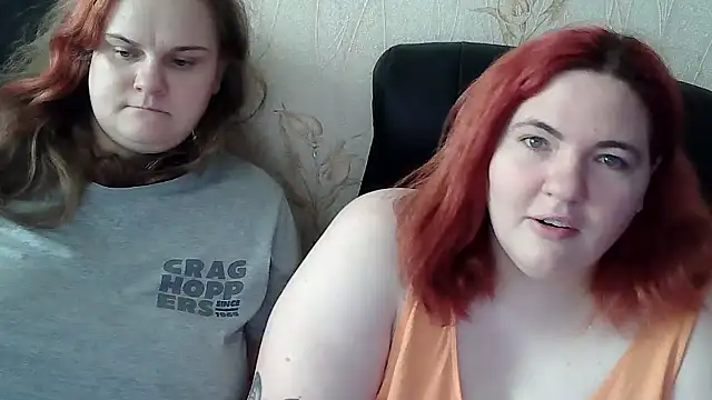 HollyXXXEva's cam snapshot