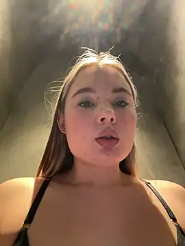 VineraSweet's cam snapshot