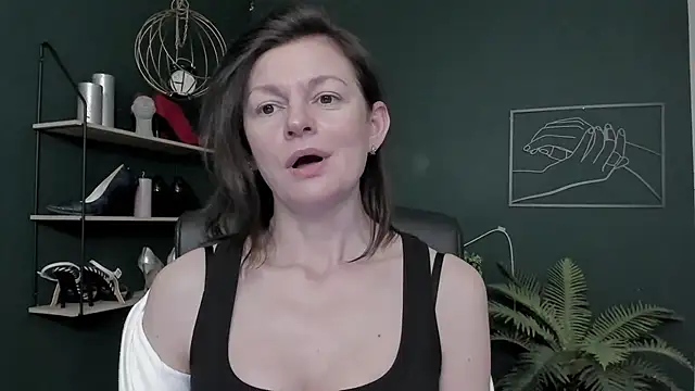 VivianWILD's cam snapshot