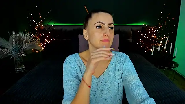 Rebecca_Diamond's cam snapshot