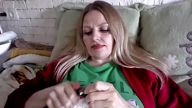 Angel_girllovemy's cam snapshot