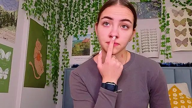 Fit_Brunette_'s cam snapshot