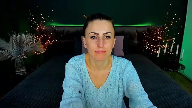 Rebecca_Diamond's cam snapshot