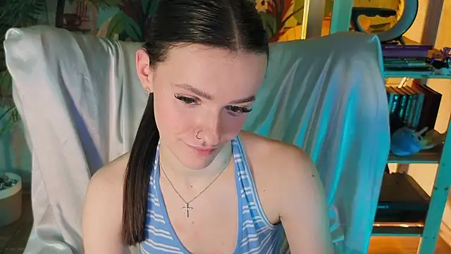 E_l_i_z_e_'s cam snapshot