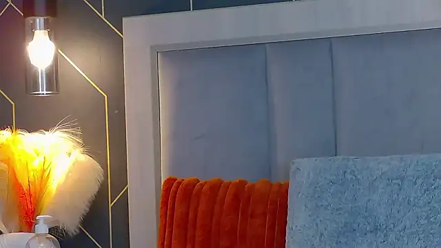 EmyLaveau's cam snapshot