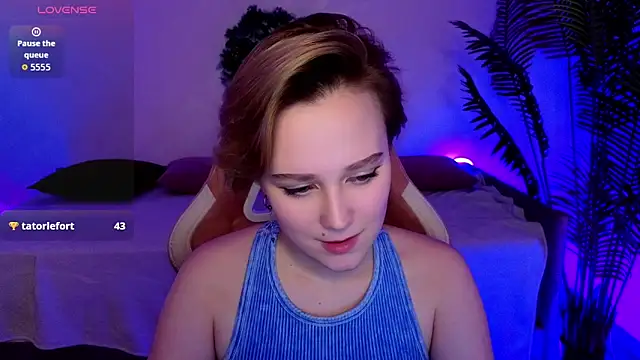 Ellie_Heavenly's cam snapshot