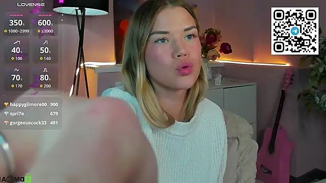 CherryLexi_'s cam snapshot