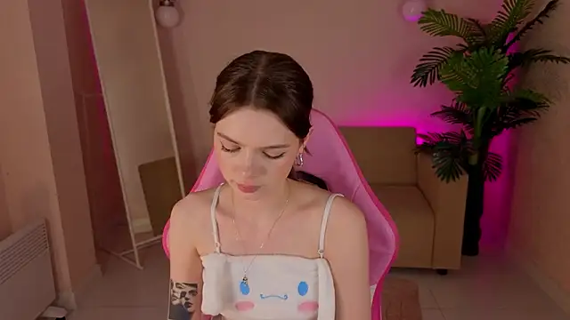 Ellya_me's cam snapshot