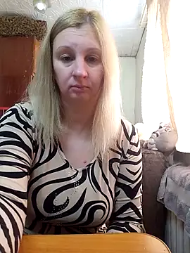 BustyBlond's cam snapshot