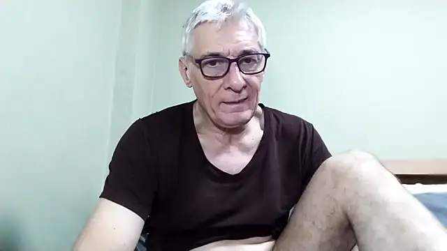 BIGUNCUTHARDCOCK live sex cam