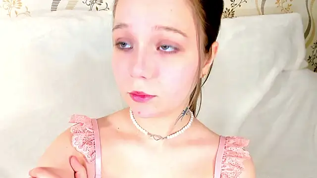 MelMooon's cam snapshot