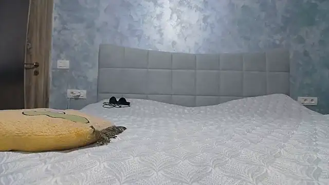 KarlyGray10 live sex cam