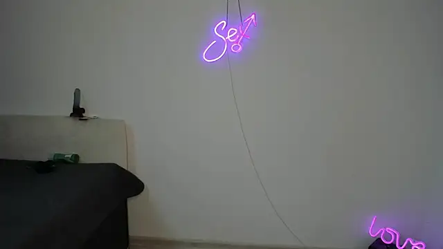 Bitch_Coin's cam snapshot