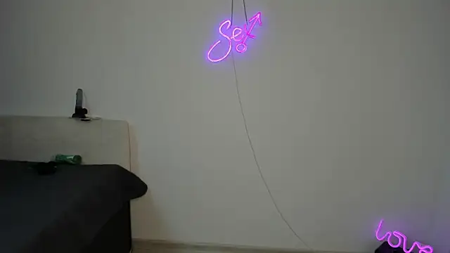 Bitch_Coin's cam snapshot