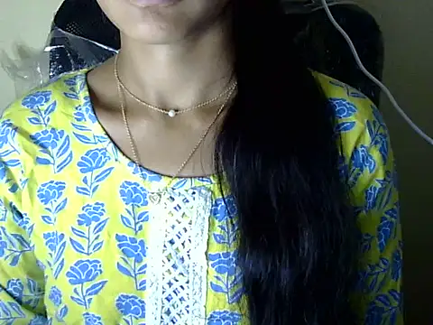 Khushi_v's cam snapshot