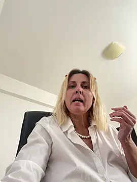 Amelia9798's cam snapshot