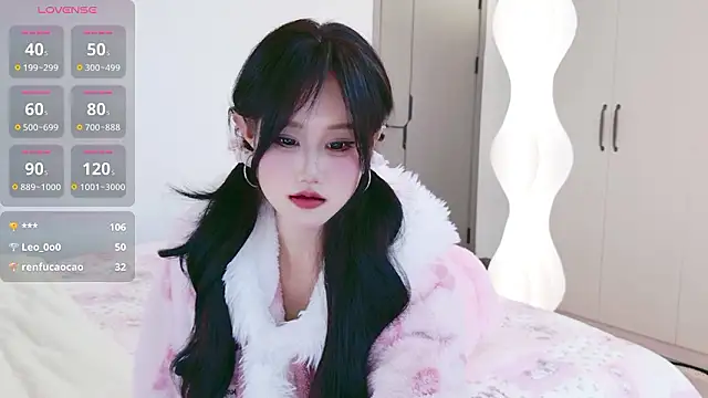 schoolgirl-nurse's cam snapshot