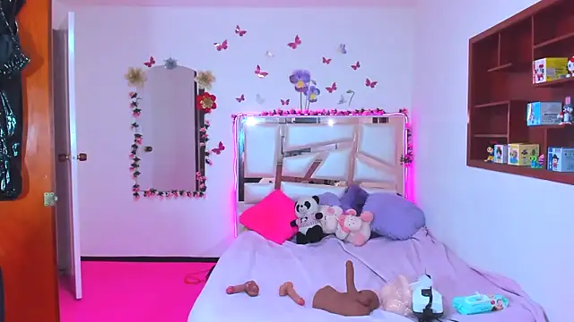 perlabeautiful's cam snapshot