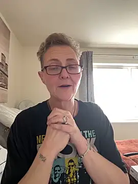 Curvy-Jinx's cam snapshot